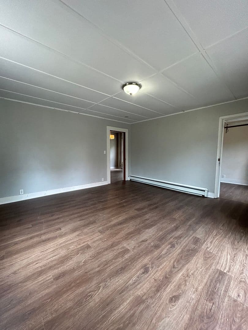 La Crosse Apartment: 409 West Ave S