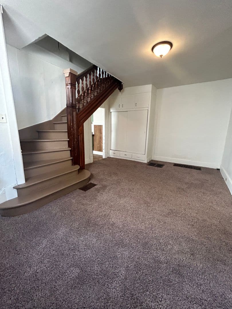 La Crosse Apartment: 137 9th St S