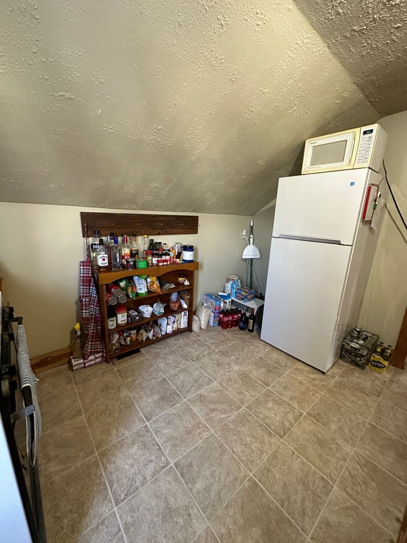 La Crosse Apartment: 1016 Zeisler