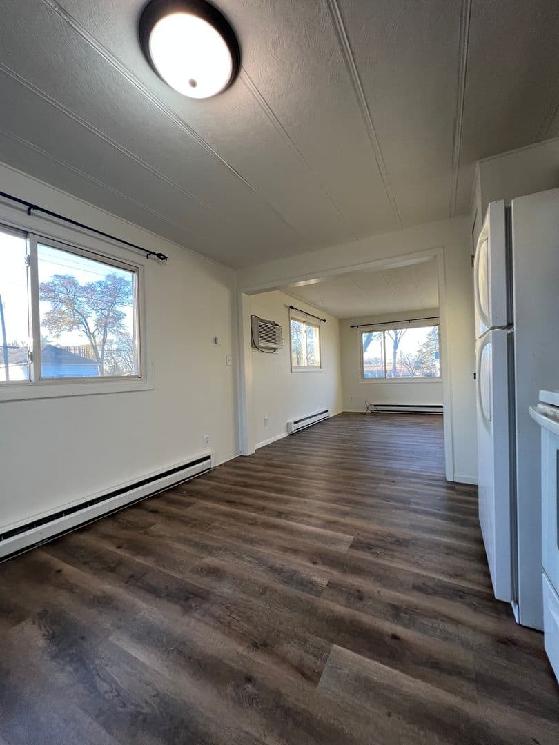 La Crosse Apartment: 2810/2812 Onalaska Ave
