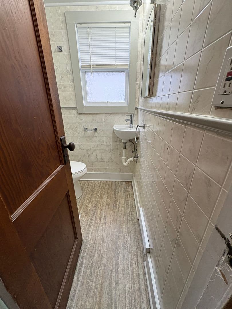 Tomah Apartment: 1115 Hollister Ave