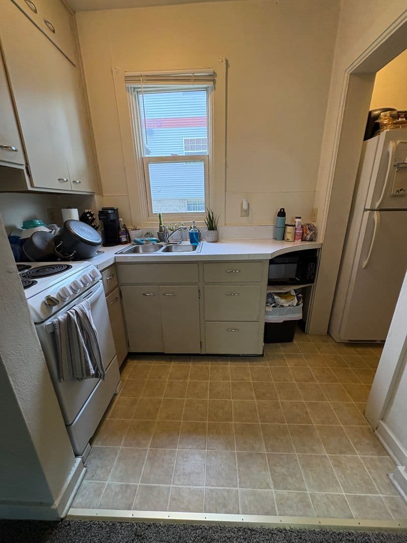 La Crosse Apartment: 1129 Main St