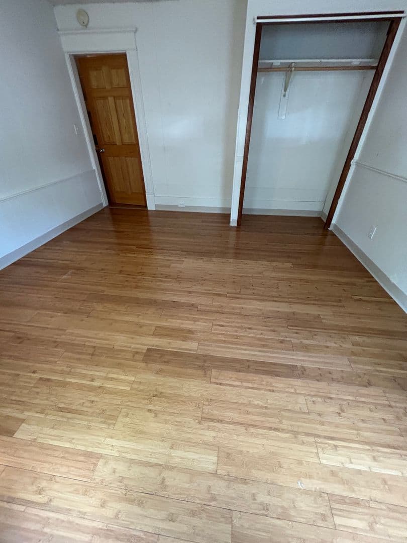 La Crosse Apartment: 828 Cass St
