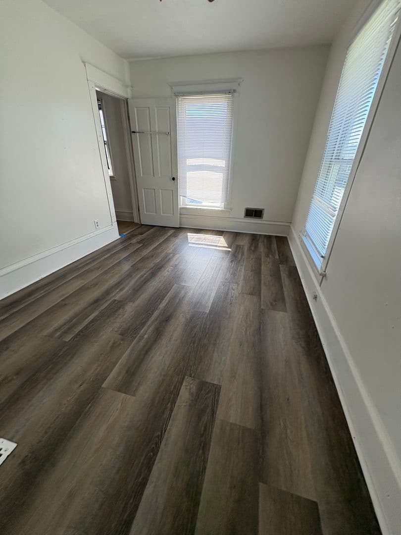 La Crosse House: 909 La Crosse St