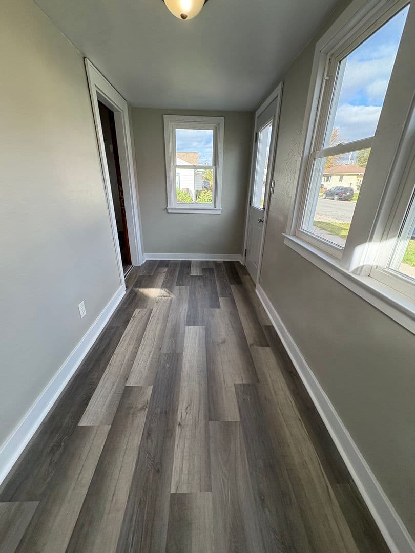Tomah Apartment: 1115 Hollister Ave