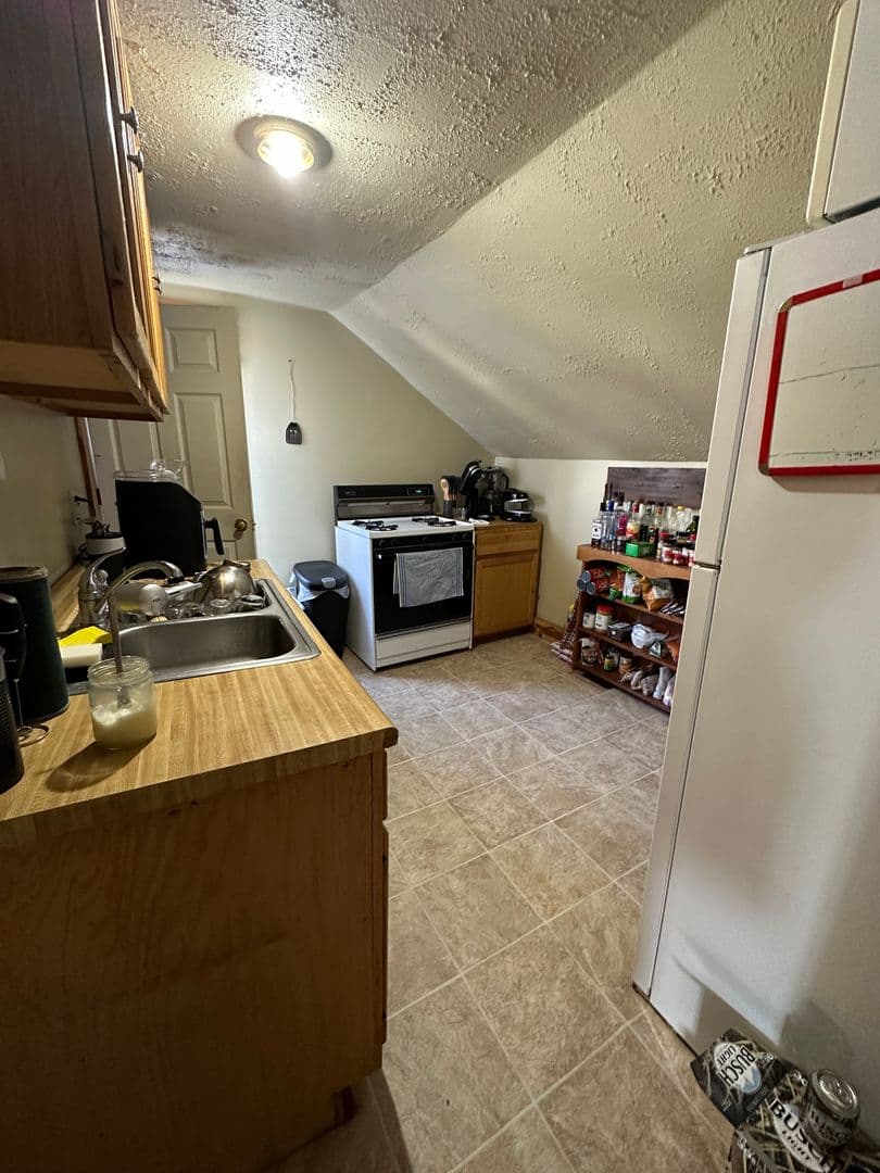 La Crosse Apartment: 1016 Zeisler