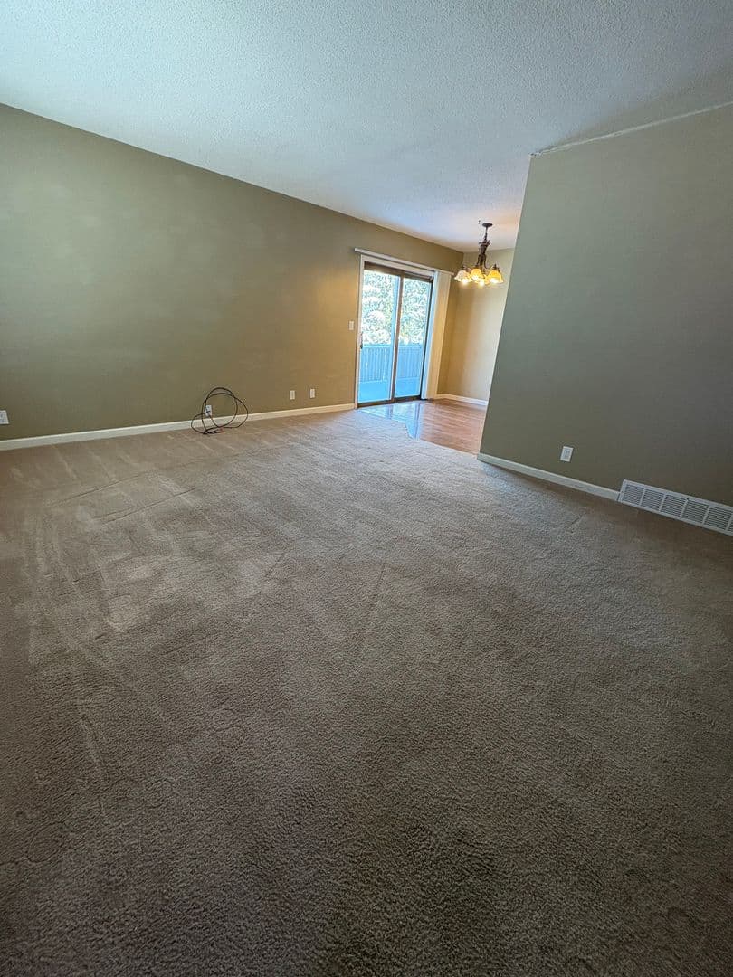 Tomah Apartment: 1156-1158 Grandview Ave