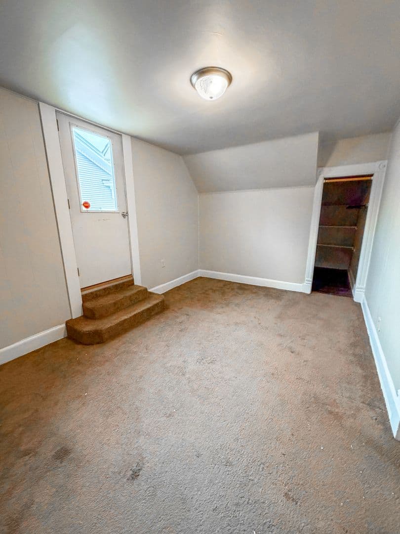La Crosse Apartment: 1512 Market St