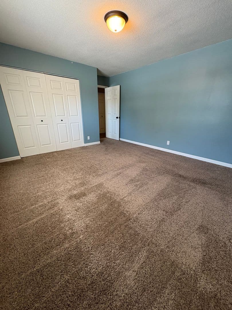 Tomah Apartment: 1156-1158 Grandview Ave
