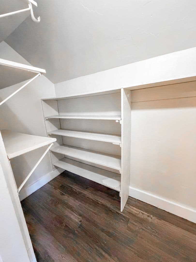 La Crosse Apartment: 1512 Market St