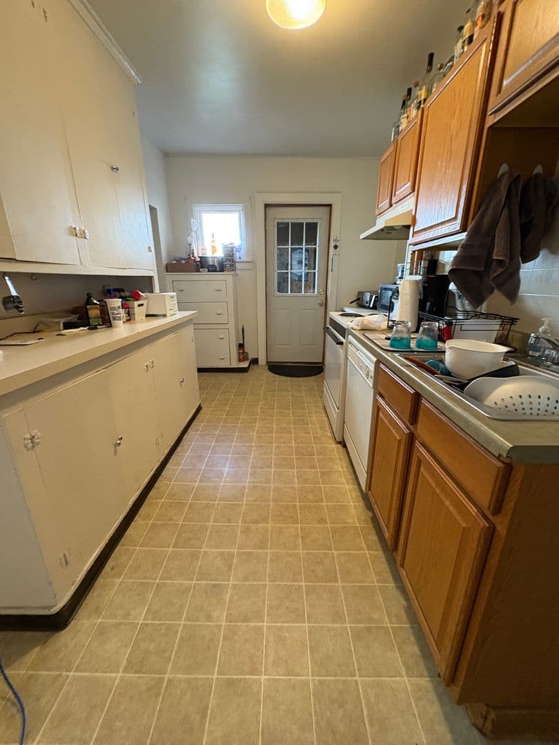 La Crosse Apartment: 1129 Main St