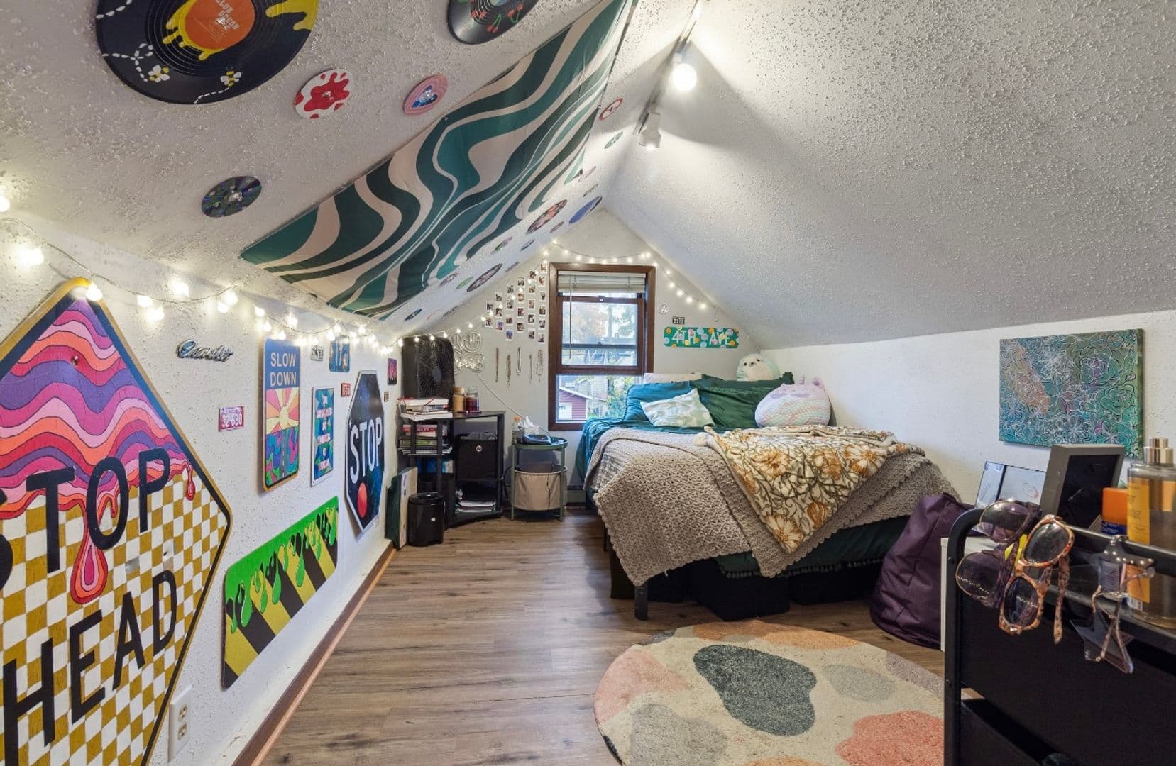 La Crosse Apartment: 1520 Ferry St - 1520