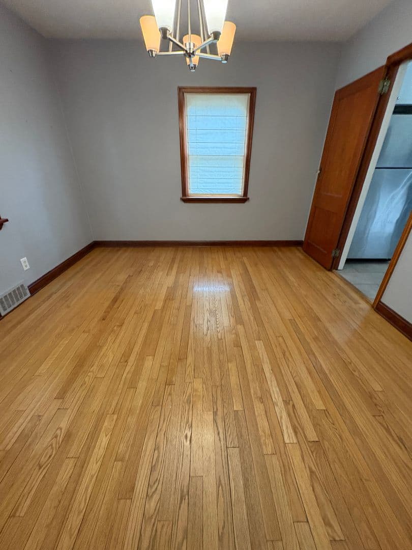 La Crosse House: 789 23rd St N