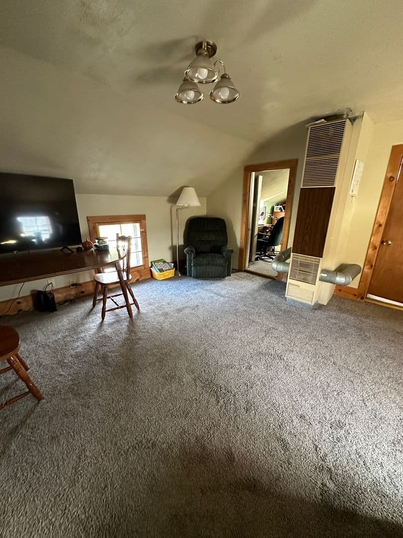 La Crosse Apartment: 1016 Zeisler
