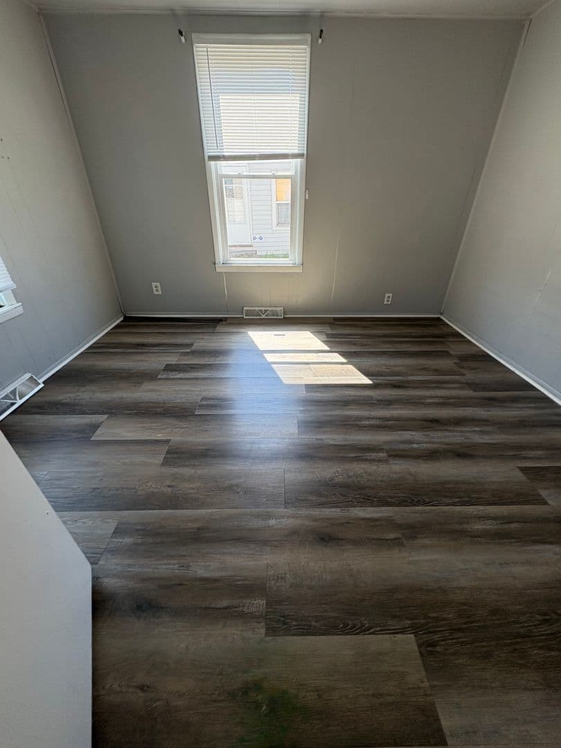 La Crosse House: 909 La Crosse St