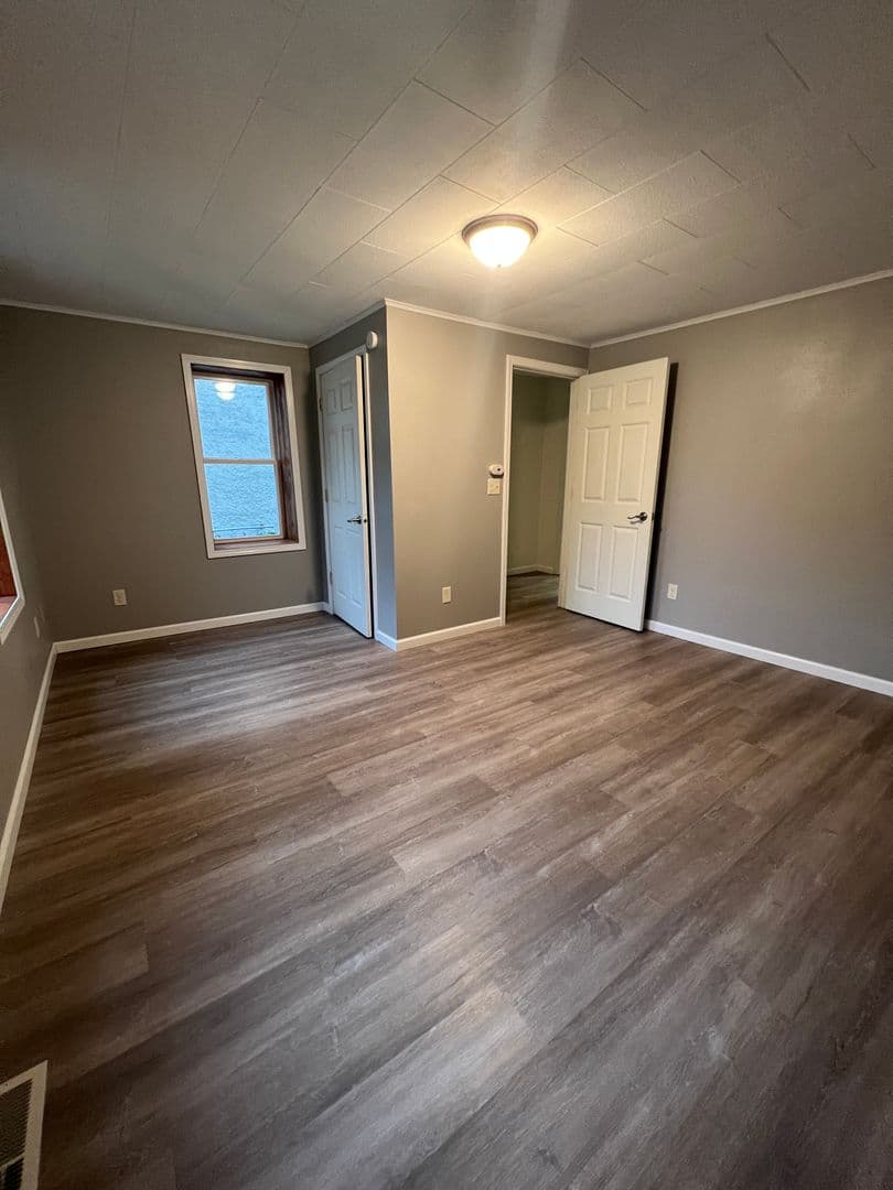 La Crosse House: 413 8th St S