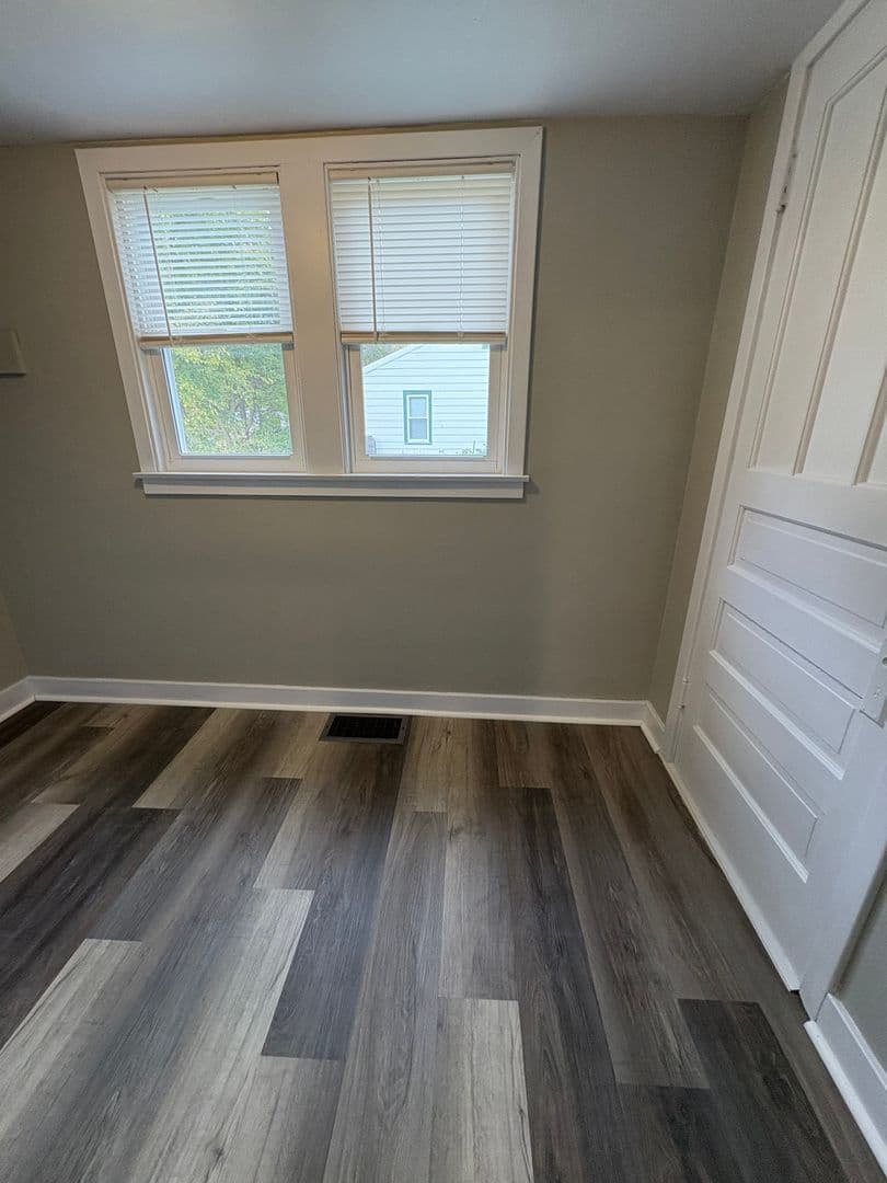 Tomah Apartment: 1115 Hollister Ave