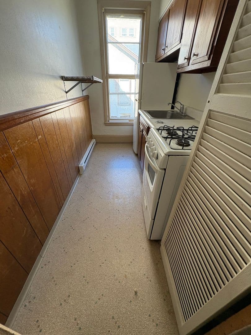 La Crosse Apartment: 824 Cass St