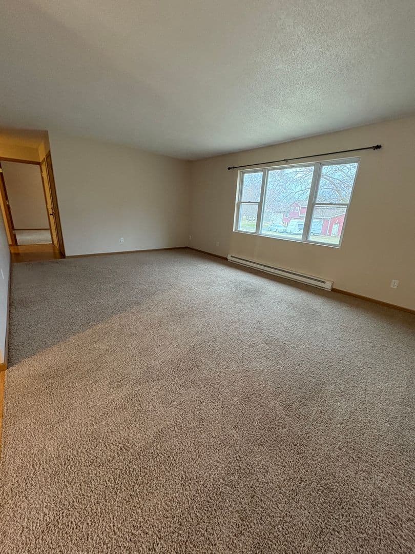 Holmen Apartment: 801 Evergreen Dr - Unit 2 - Upper