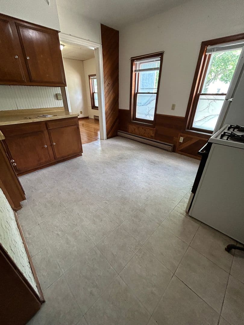 La Crosse Apartment: 830 Cass St