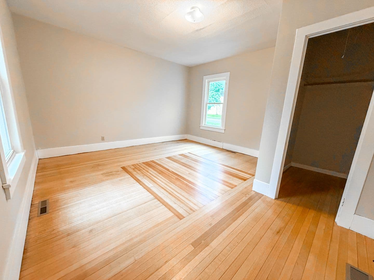 La Crosse Apartment: 403 West Ave S