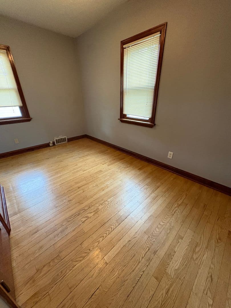 La Crosse House: 789 23rd St N