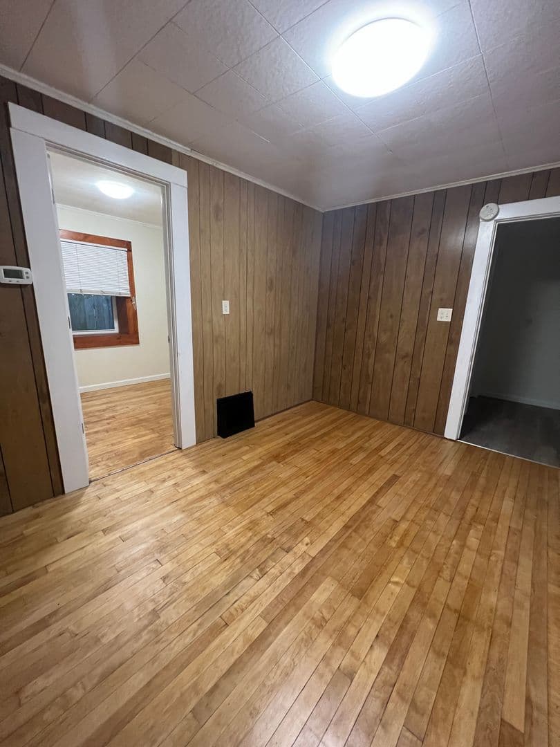 La Crosse House: 413 8th St S