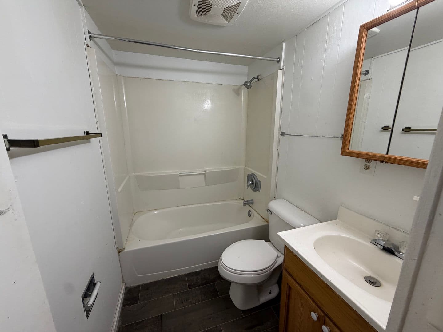 La Crosse Apartment: 215 Avon St