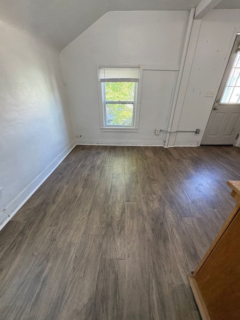 La Crosse Apartment: 608 9th St N