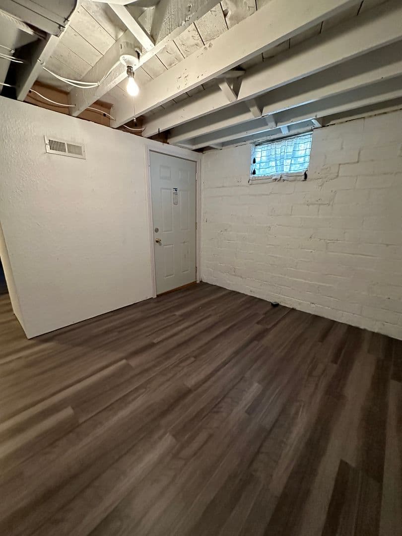 La Crosse House: 725 24th St N