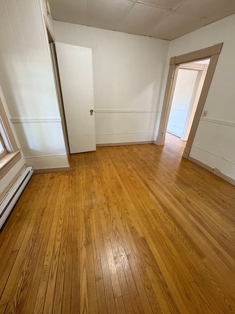 La Crosse Apartment: 824 Cass St