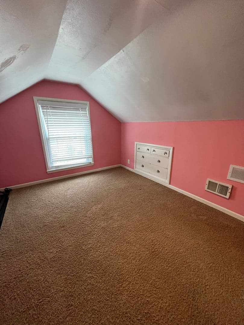 La Crosse House: 3022 Losey Blvd S