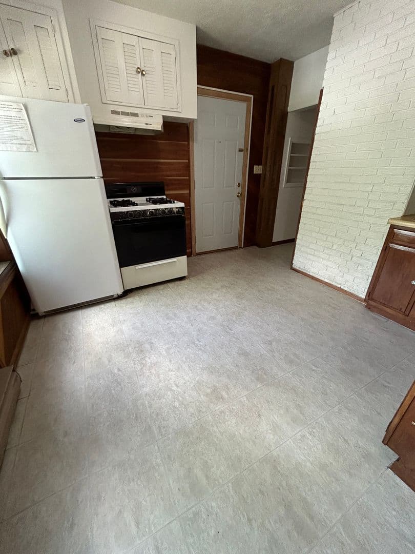 La Crosse Apartment: 830 Cass St