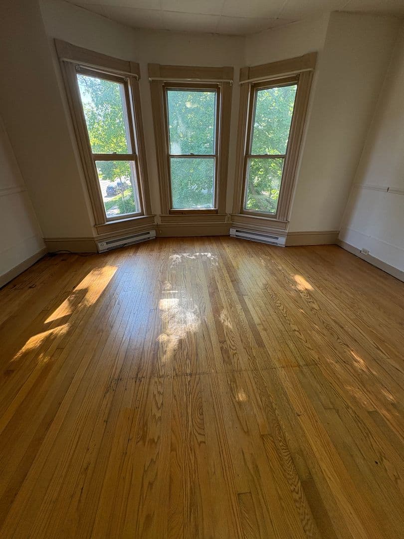 La Crosse Apartment: 824 Cass St