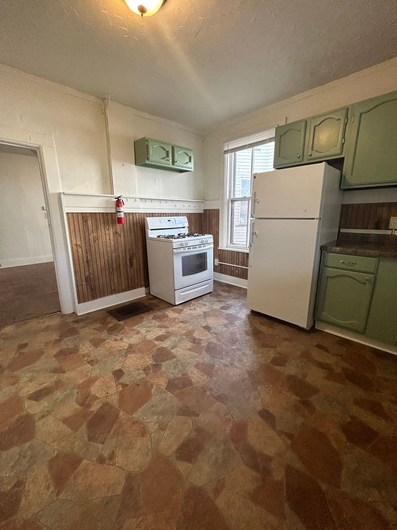 La Crosse Apartment: 137 9th St S
