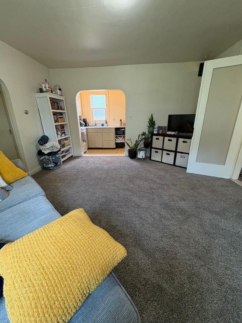 La Crosse Apartment: 1129 Main St