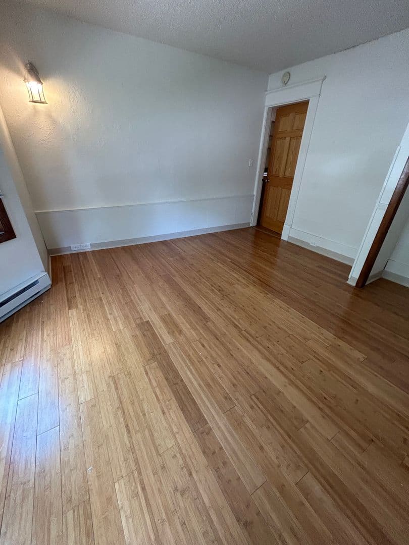 La Crosse Apartment: 828 Cass St