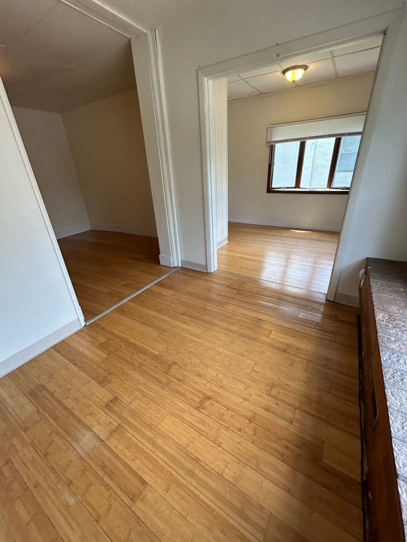 La Crosse Apartment: 828 Cass St