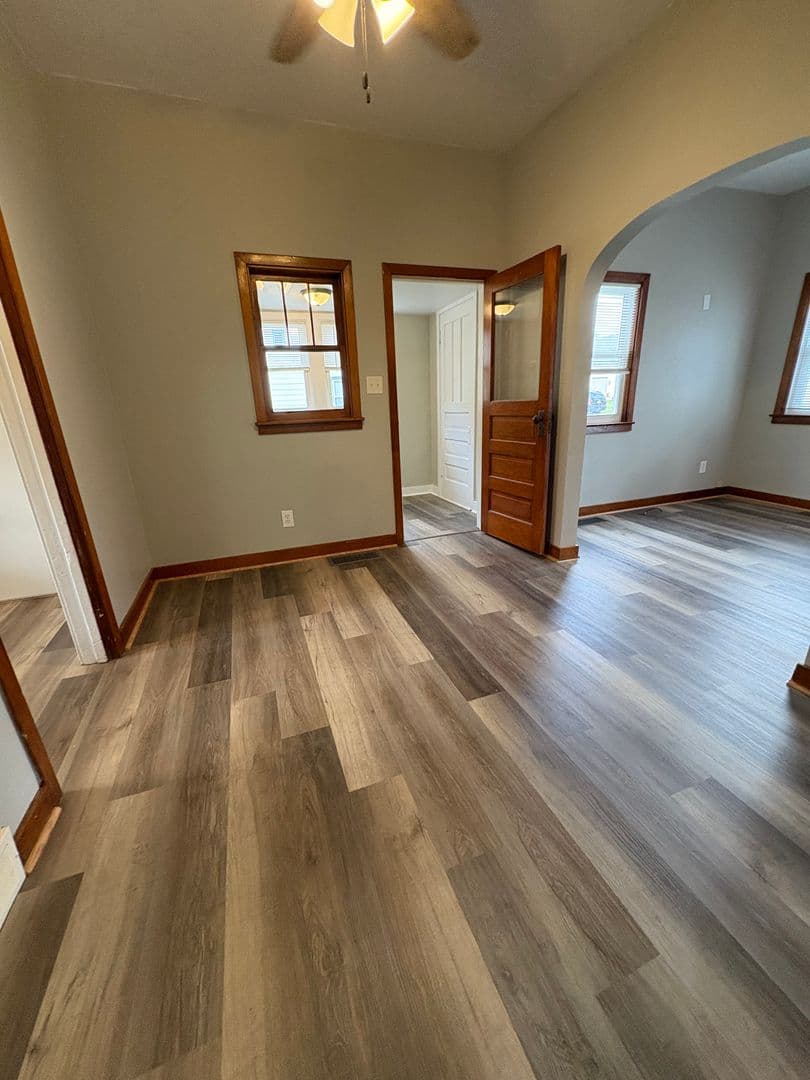 Tomah Apartment: 1115 Hollister Ave