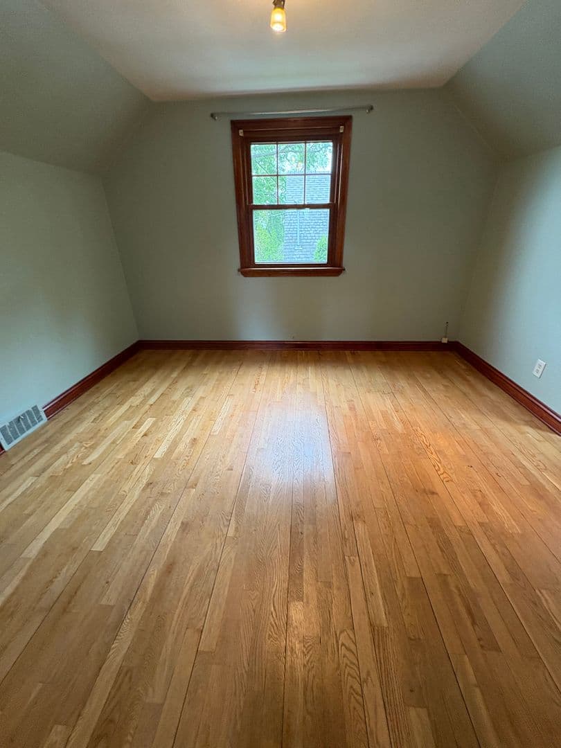 La Crosse House: 789 23rd St N