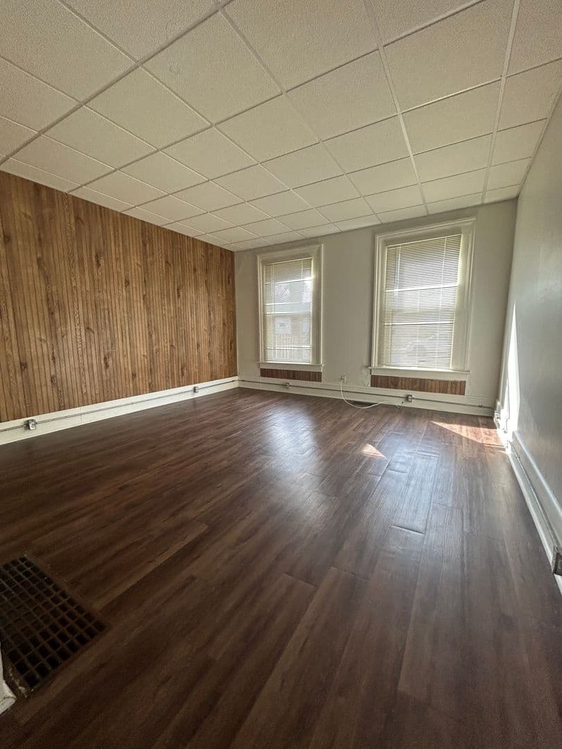 La Crosse Apartment: 137 9th St S