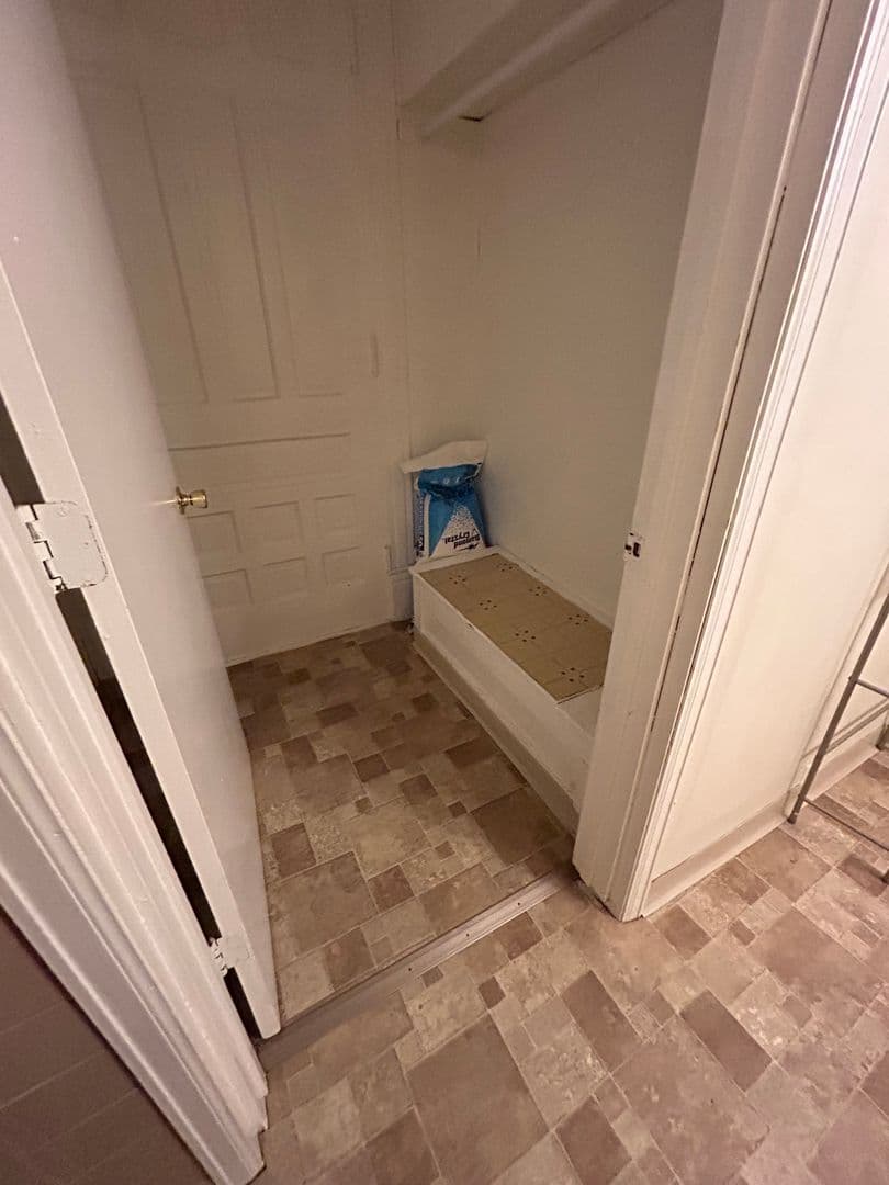 La Crosse Apartment: 828 Cass St