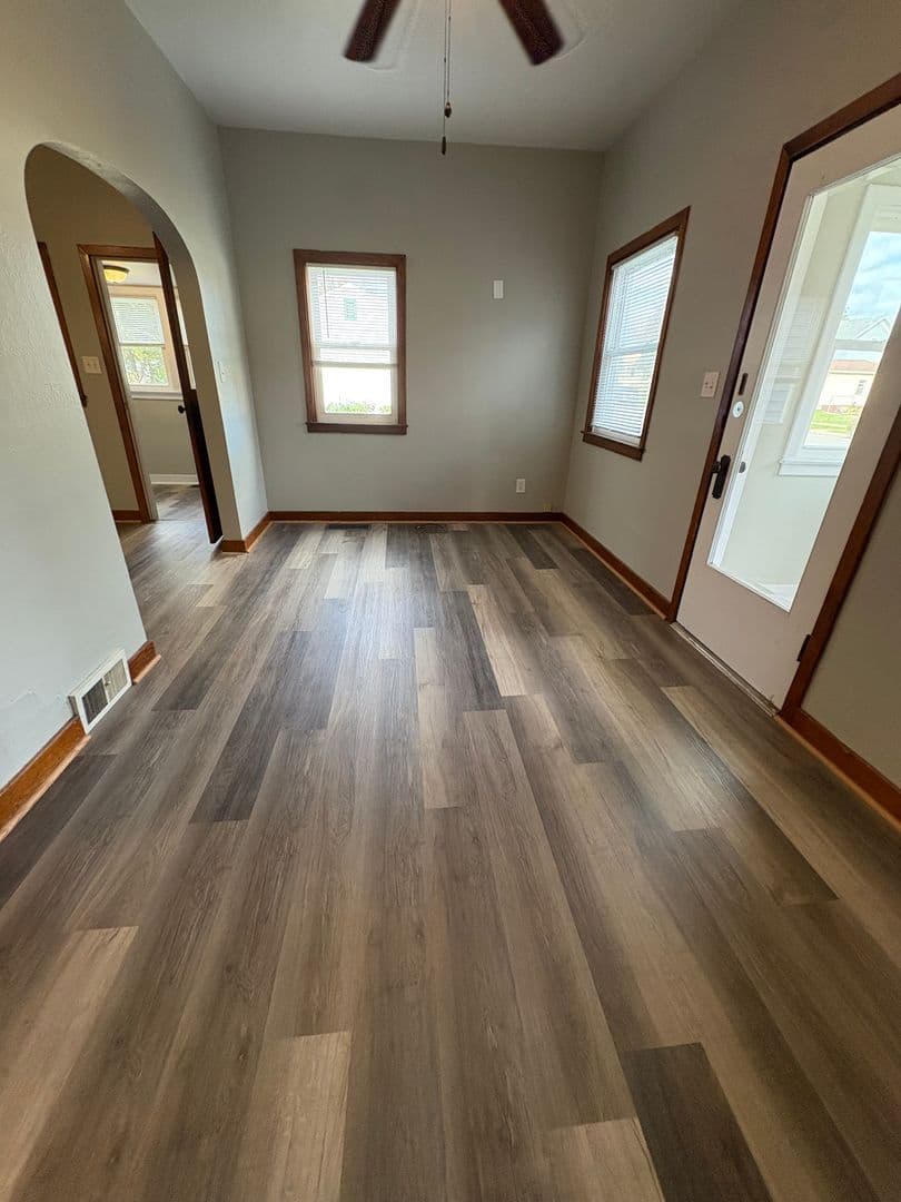 Tomah Apartment: 1115 Hollister Ave