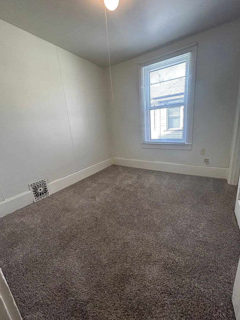 La Crosse Apartment: 137 9th St S
