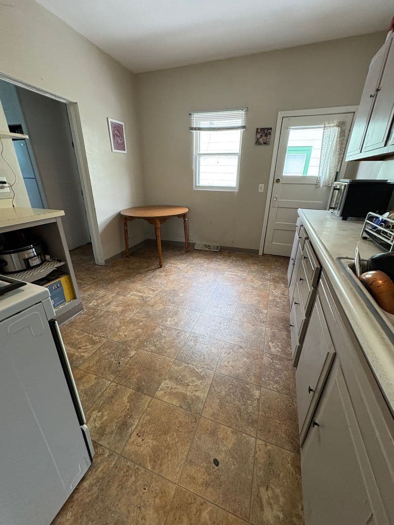 La Crosse House: 909 La Crosse St