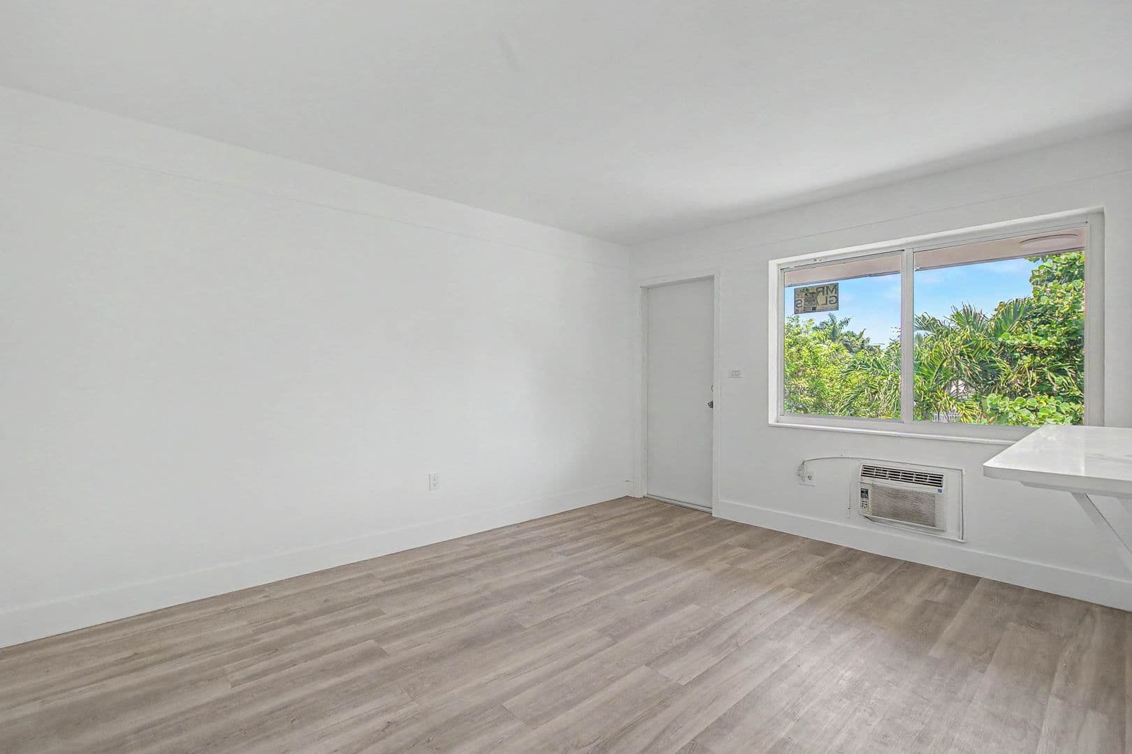 Miami Apartment: 60 NW 79th St