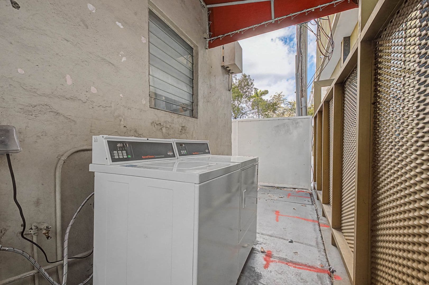 Miami Beach Apartment: 1685 Jefferson Ave