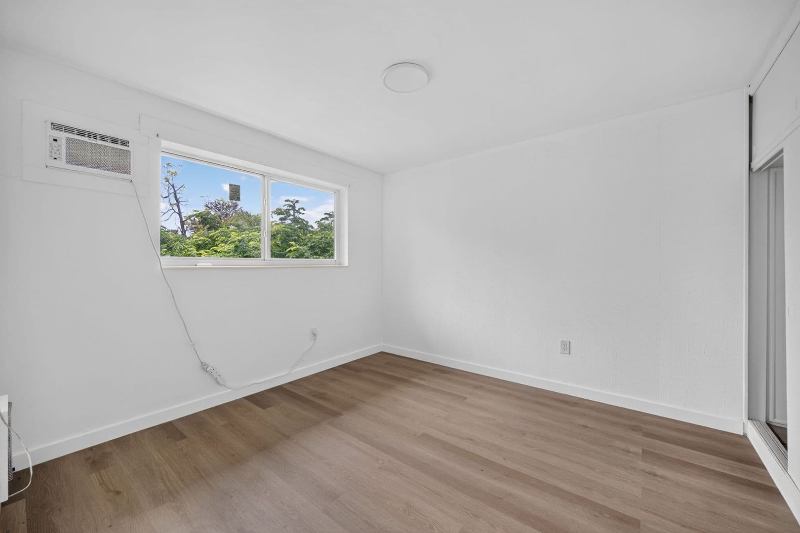 Miami Apartment: 60 NW 79th St