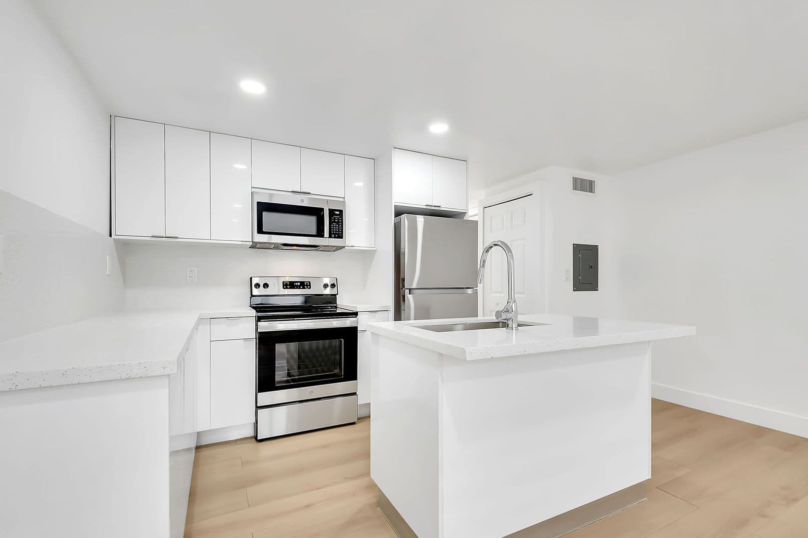 Miami Apartment: 1632 NW 16th Terrace - Unit 6
