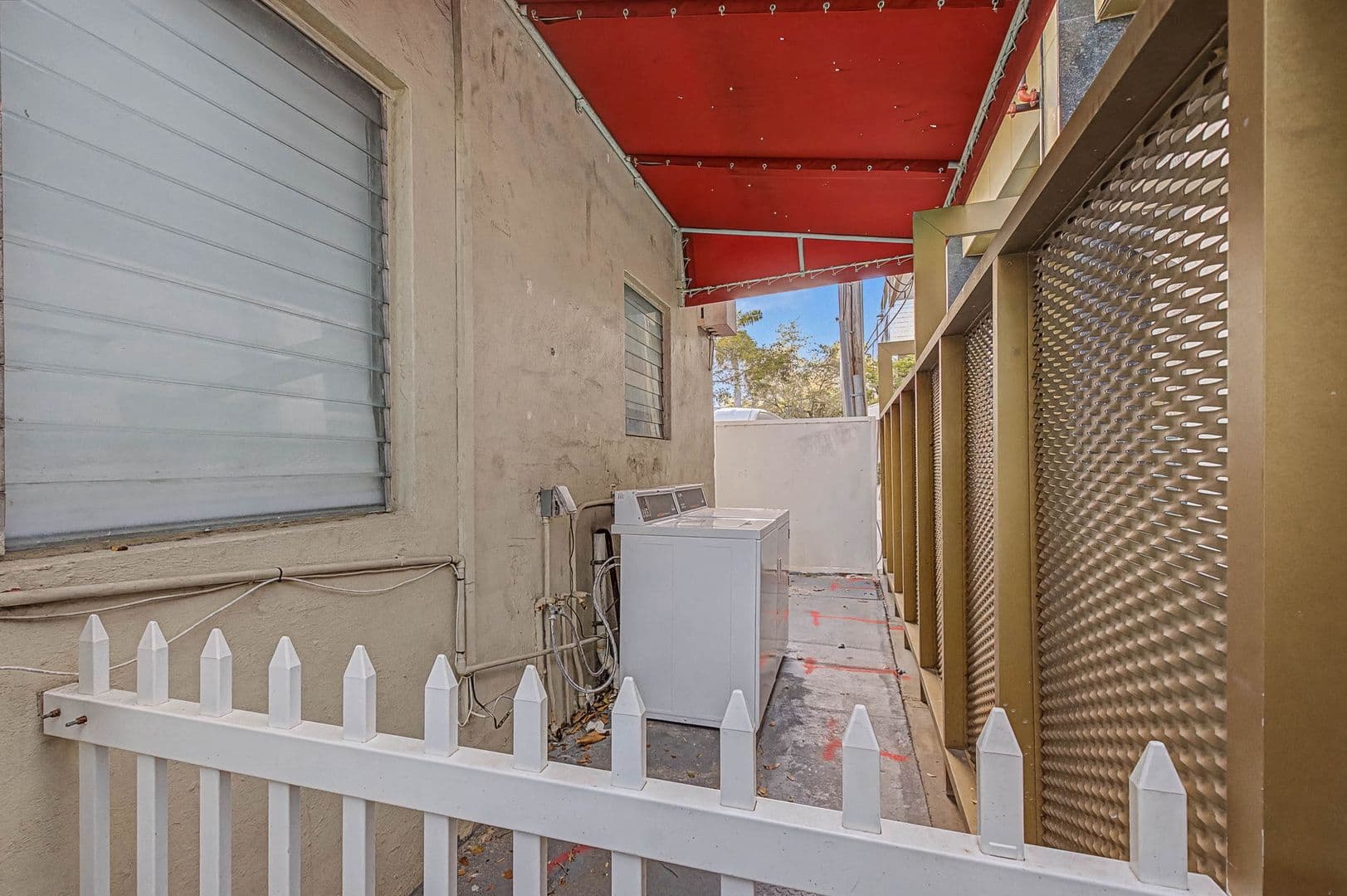 Miami Beach Apartment: 1685 Jefferson Ave